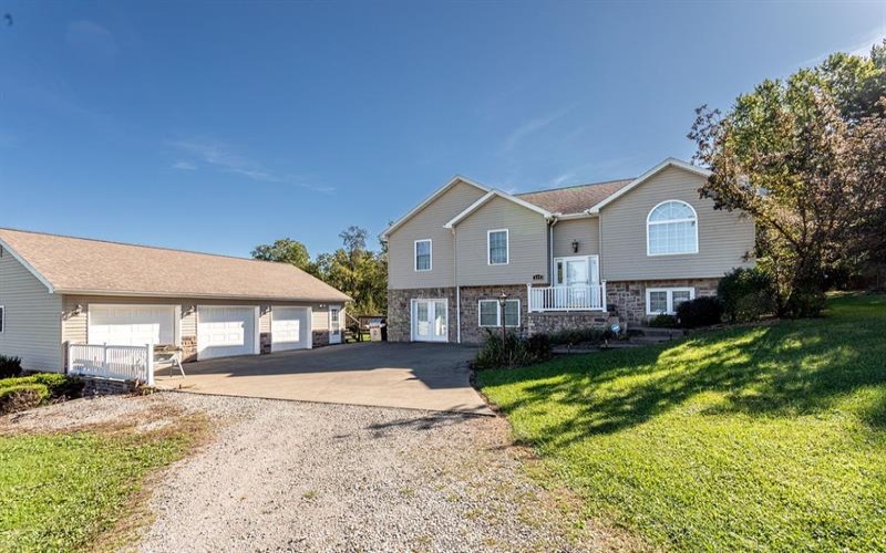 115 Maple Hill Lane, Uniontown, 15401, 4 Bedroom Bedrooms, ,3 BathroomBathrooms,Residential,For Sale,Maple Hill Lane,1776575