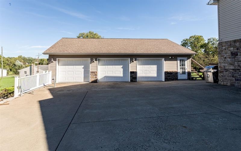 115 Maple Hill Lane, Uniontown, 15401, 4 Bedroom Bedrooms, ,3 BathroomBathrooms,Residential,For Sale,Maple Hill Lane,1776575