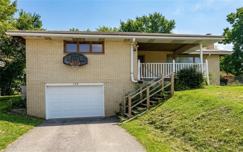 108 Mobert Dr, Rostraver Township, 15012, 3 Bedroom Bedrooms, 6 Room Rooms,1 BathroomBathrooms,Residential,For Sale,Mobert Dr,1772675