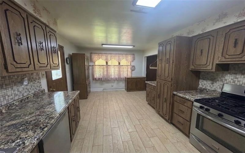 108 Mobert Dr, Rostraver Township, 15012, 3 Bedroom Bedrooms, 6 Room Rooms,1 BathroomBathrooms,Residential,For Sale,Mobert Dr,1772675