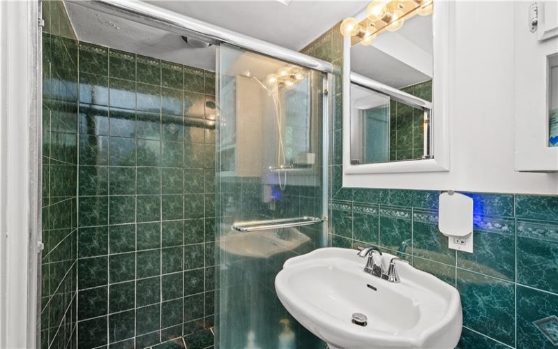 156 Gateshead Drive, McMurray, 15317, 4 Bedroom Bedrooms, 9 Room Rooms,3 BathroomBathrooms,Residential,For Sale,Gateshead Drive,1775881