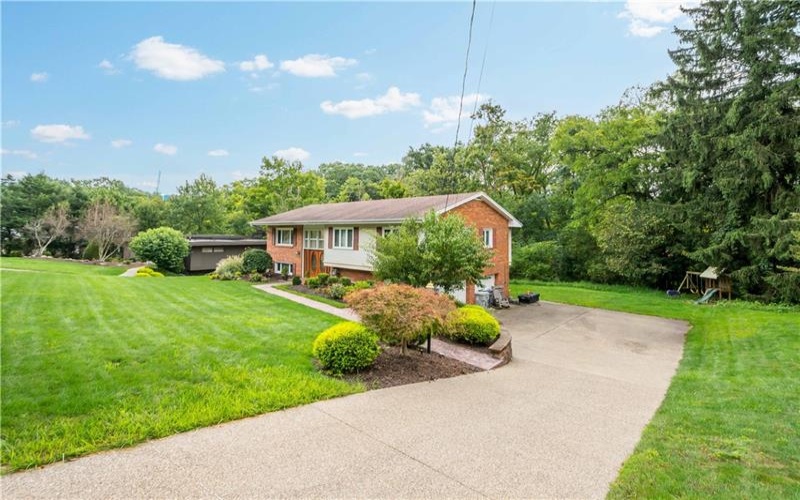 156 Gateshead Drive, McMurray, 15317, 4 Bedroom Bedrooms, 9 Room Rooms,3 BathroomBathrooms,Residential,For Sale,Gateshead Drive,1775881