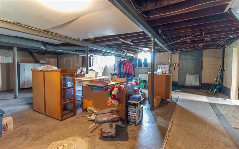 302 Baughman Ave, Jeanette, 15644, 3 Bedroom Bedrooms, 8 Room Rooms,3 BathroomBathrooms,Residential,For Sale,Baughman Ave,1776606