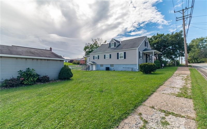 302 Baughman Ave, Jeanette, 15644, 3 Bedroom Bedrooms, 8 Room Rooms,3 BathroomBathrooms,Residential,For Sale,Baughman Ave,1776606