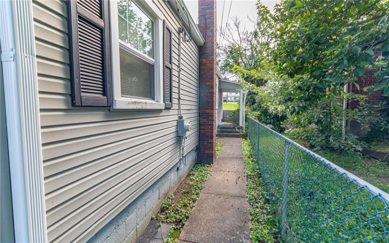 302 Baughman Ave, Jeanette, 15644, 3 Bedroom Bedrooms, 8 Room Rooms,3 BathroomBathrooms,Residential,For Sale,Baughman Ave,1776606