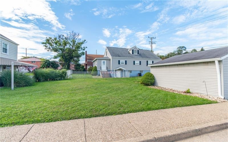 302 Baughman Ave, Jeanette, 15644, 3 Bedroom Bedrooms, 8 Room Rooms,3 BathroomBathrooms,Residential,For Sale,Baughman Ave,1776606