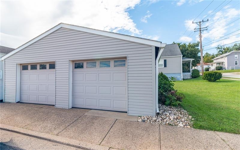 302 Baughman Ave, Jeanette, 15644, 3 Bedroom Bedrooms, 8 Room Rooms,3 BathroomBathrooms,Residential,For Sale,Baughman Ave,1776606