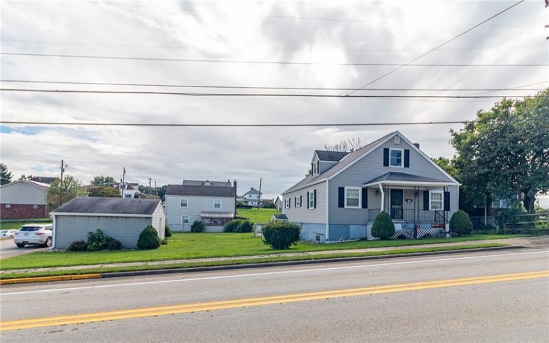 302 Baughman Ave, Jeanette, 15644, 3 Bedroom Bedrooms, 8 Room Rooms,3 BathroomBathrooms,Residential,For Sale,Baughman Ave,1776606