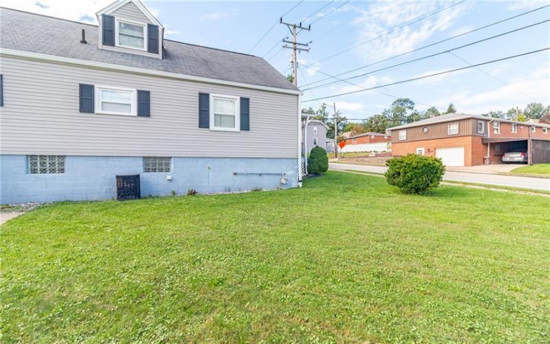 302 Baughman Ave, Jeanette, 15644, 3 Bedroom Bedrooms, 8 Room Rooms,3 BathroomBathrooms,Residential,For Sale,Baughman Ave,1776606