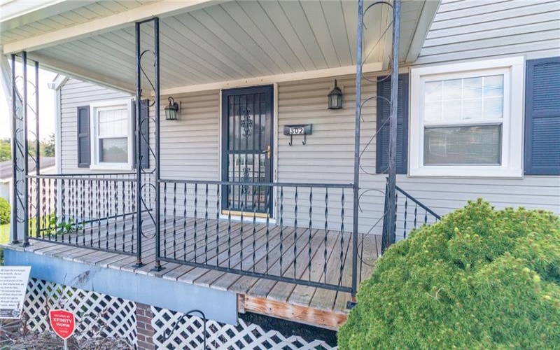 302 Baughman Ave, Jeanette, 15644, 3 Bedroom Bedrooms, 8 Room Rooms,3 BathroomBathrooms,Residential,For Sale,Baughman Ave,1776606