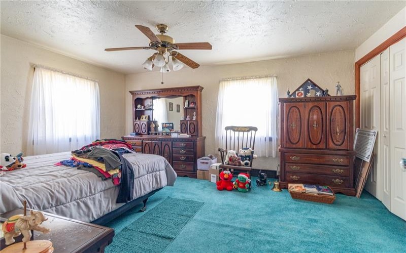 302 Baughman Ave, Jeanette, 15644, 3 Bedroom Bedrooms, 8 Room Rooms,3 BathroomBathrooms,Residential,For Sale,Baughman Ave,1776606