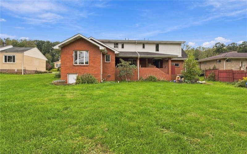 712 William Dr, Trafford, 15085, 3 Bedroom Bedrooms, ,2.1 BathroomBathrooms,Residential,For Sale,William Dr,1776638
