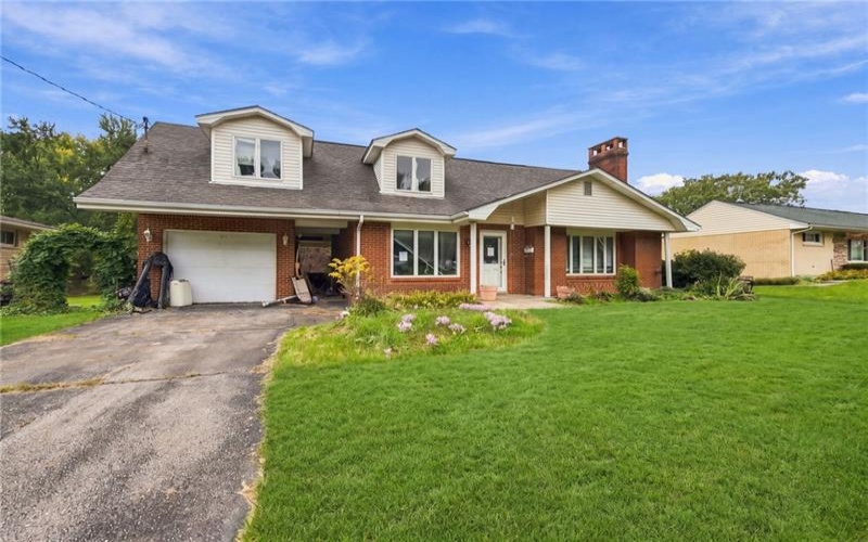 712 William Dr, Trafford, 15085, 3 Bedroom Bedrooms, ,2.1 BathroomBathrooms,Residential,For Sale,William Dr,1776638