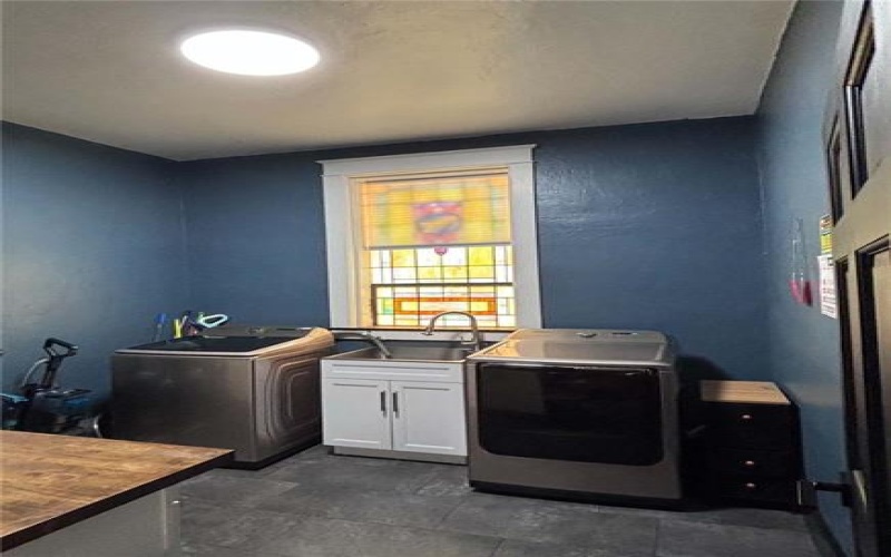 1100 VINE ST, Connellsville, 15425, 5 Bedroom Bedrooms, ,1.1 BathroomBathrooms,Residential,For Sale,VINE ST,1776698