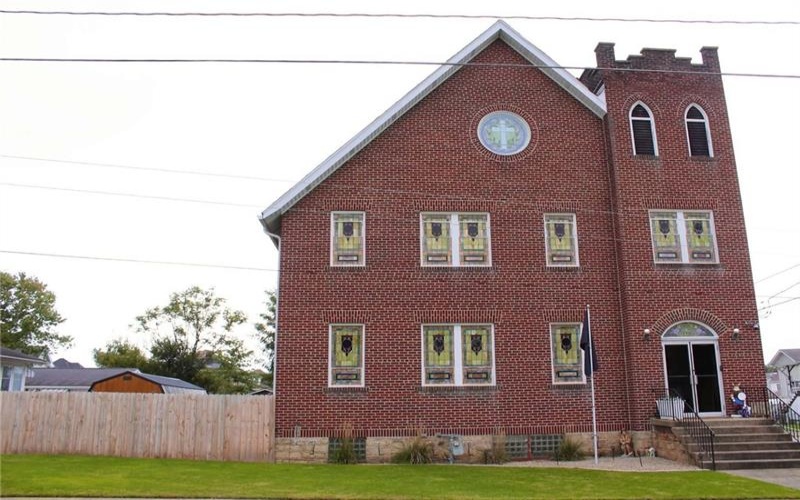 1100 VINE ST, Connellsville, 15425, 5 Bedroom Bedrooms, ,1.1 BathroomBathrooms,Residential,For Sale,VINE ST,1776698