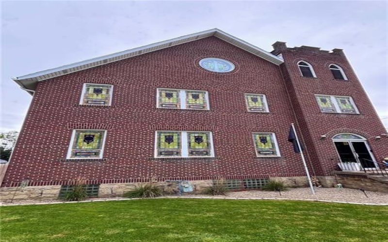 1100 VINE ST, Connellsville, 15425, 5 Bedroom Bedrooms, ,1.1 BathroomBathrooms,Residential,For Sale,VINE ST,1776698
