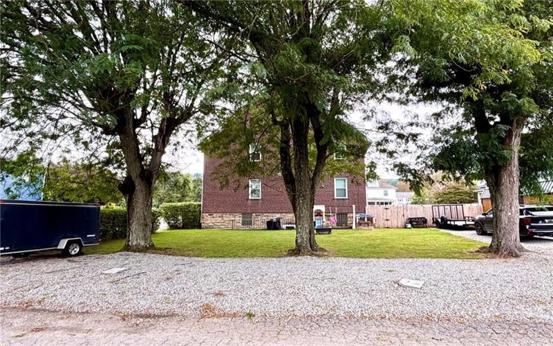 1100 VINE ST, Connellsville, 15425, 5 Bedroom Bedrooms, ,1.1 BathroomBathrooms,Residential,For Sale,VINE ST,1776698