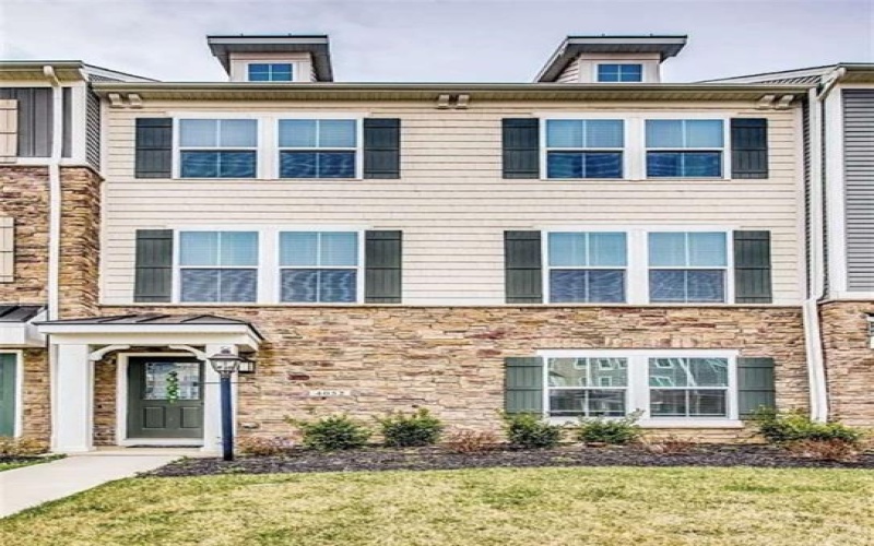 4052 Overview Dr, Canonsburg, 15317, 3 Bedroom Bedrooms, 7 Room Rooms,2.1 BathroomBathrooms,Residential,For Sale,Overview Dr,1776717