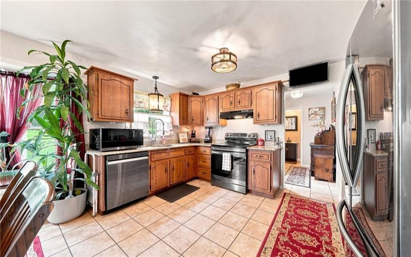 1109 Grandview St, Youngwood, 15697, 4 Bedroom Bedrooms, 9 Room Rooms,2.1 BathroomBathrooms,Residential,For Sale,Grandview St,1776721