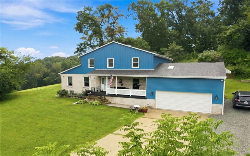 1109 Grandview St, Youngwood, 15697, 4 Bedroom Bedrooms, 9 Room Rooms,2.1 BathroomBathrooms,Residential,For Sale,Grandview St,1776721