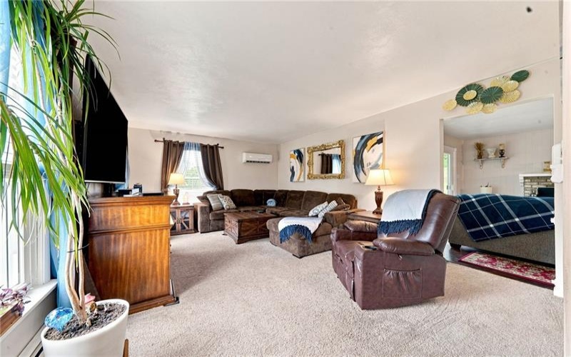1109 Grandview St, Youngwood, 15697, 4 Bedroom Bedrooms, 9 Room Rooms,2.1 BathroomBathrooms,Residential,For Sale,Grandview St,1776721