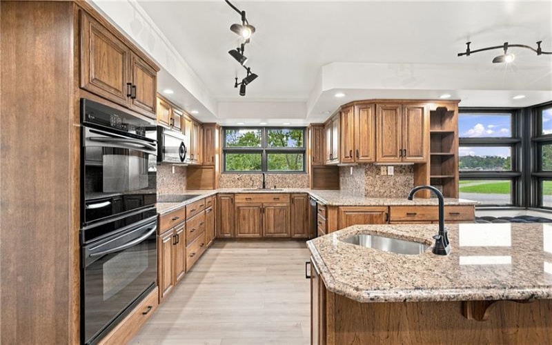 102 Peasant Village Ln, Belle Vernon, 15012, 5 Bedroom Bedrooms, 14 Room Rooms,4 BathroomBathrooms,Residential,For Sale,Peasant Village Ln,1776744