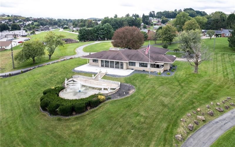 102 Peasant Village Ln, Belle Vernon, 15012, 5 Bedroom Bedrooms, 14 Room Rooms,4 BathroomBathrooms,Residential,For Sale,Peasant Village Ln,1776744