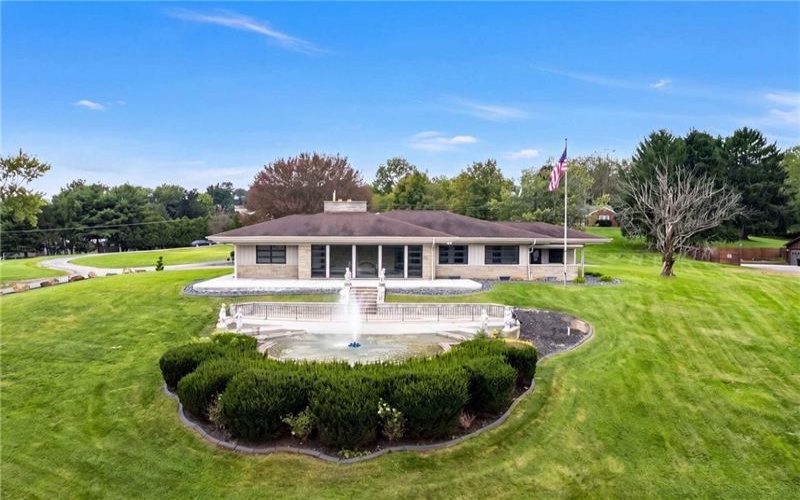 102 Peasant Village Ln, Belle Vernon, 15012, 5 Bedroom Bedrooms, 14 Room Rooms,4 BathroomBathrooms,Residential,For Sale,Peasant Village Ln,1776744