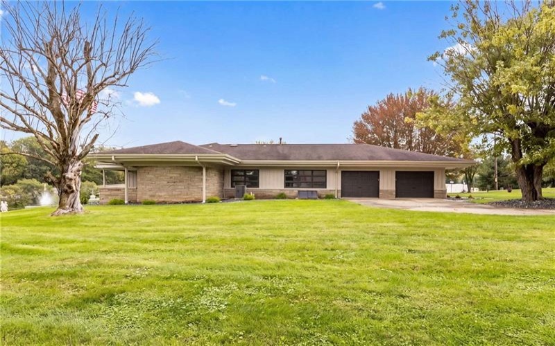 102 Peasant Village Ln, Belle Vernon, 15012, 5 Bedroom Bedrooms, 14 Room Rooms,4 BathroomBathrooms,Residential,For Sale,Peasant Village Ln,1776744