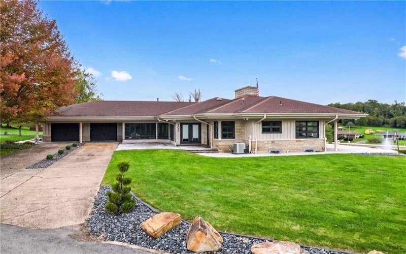 102 Peasant Village Ln, Belle Vernon, 15012, 5 Bedroom Bedrooms, 14 Room Rooms,4 BathroomBathrooms,Residential,For Sale,Peasant Village Ln,1776744