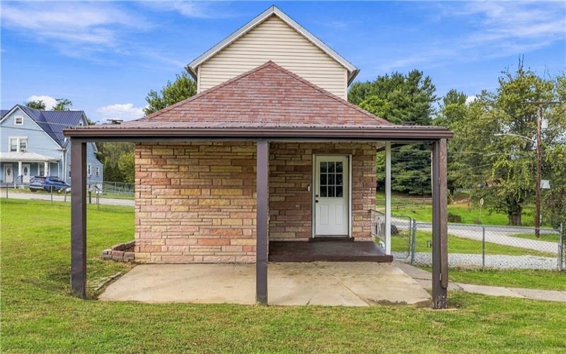701 Washington Avenue, Brownsville, 15417, 2 Bedroom Bedrooms, 7 Room Rooms,2 BathroomBathrooms,Residential,For Sale,Washington Avenue,1776803