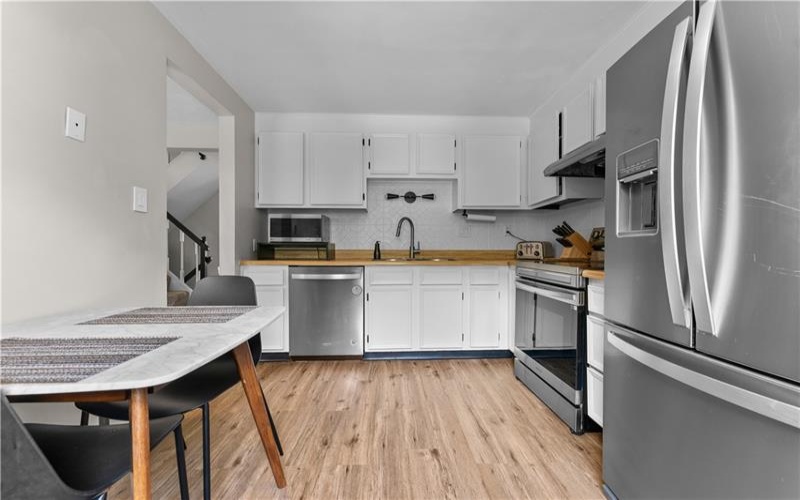 123 Brooke Drive, Venetia, 15367, 3 Bedroom Bedrooms, 8 Room Rooms,2.1 BathroomBathrooms,Residential,For Sale,Brooke Drive,1776819