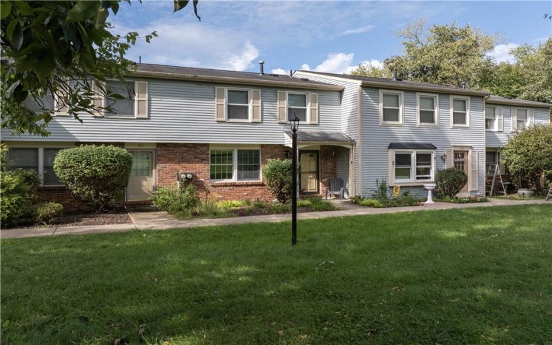 123 Brooke Drive, Venetia, 15367, 3 Bedroom Bedrooms, 8 Room Rooms,2.1 BathroomBathrooms,Residential,For Sale,Brooke Drive,1776819