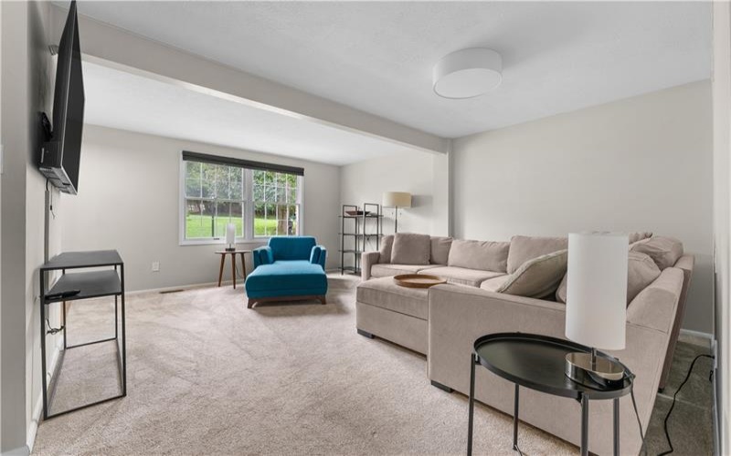 123 Brooke Drive, Venetia, 15367, 3 Bedroom Bedrooms, 8 Room Rooms,2.1 BathroomBathrooms,Residential,For Sale,Brooke Drive,1776819