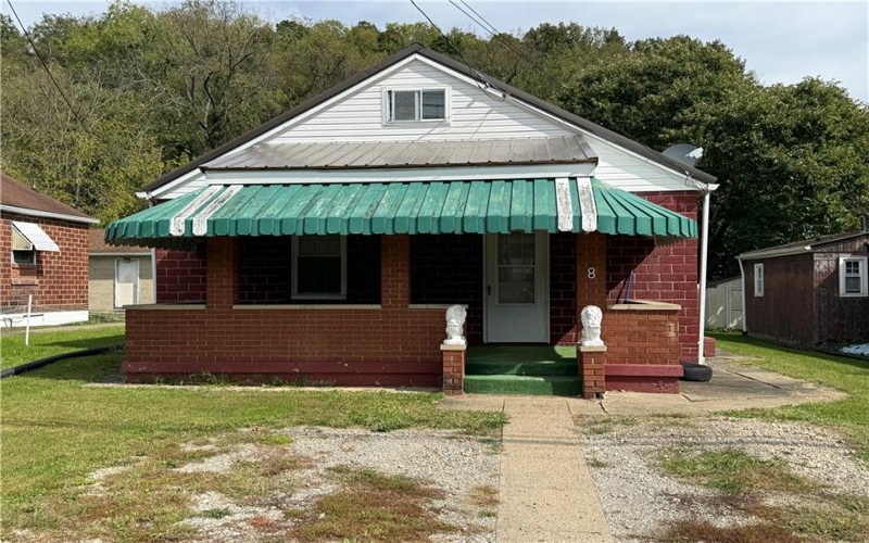 8 Penn Avenue, Clarksville, 15322, 1 Bedroom Bedrooms, 3 Room Rooms,1 BathroomBathrooms,Residential,For Sale,Penn Avenue,1776965