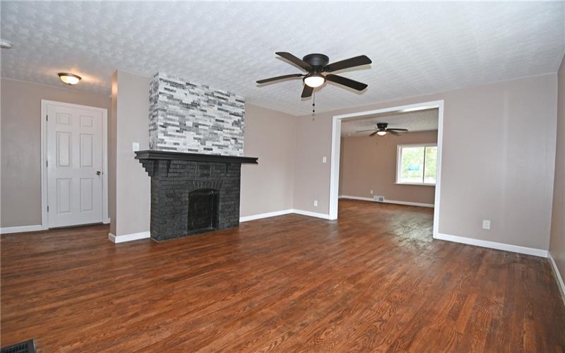 12 Belmont Ave, Finleyville, 15332, 3 Bedroom Bedrooms, 11 Room Rooms,3 BathroomBathrooms,Residential,For Sale,Belmont Ave,1776991