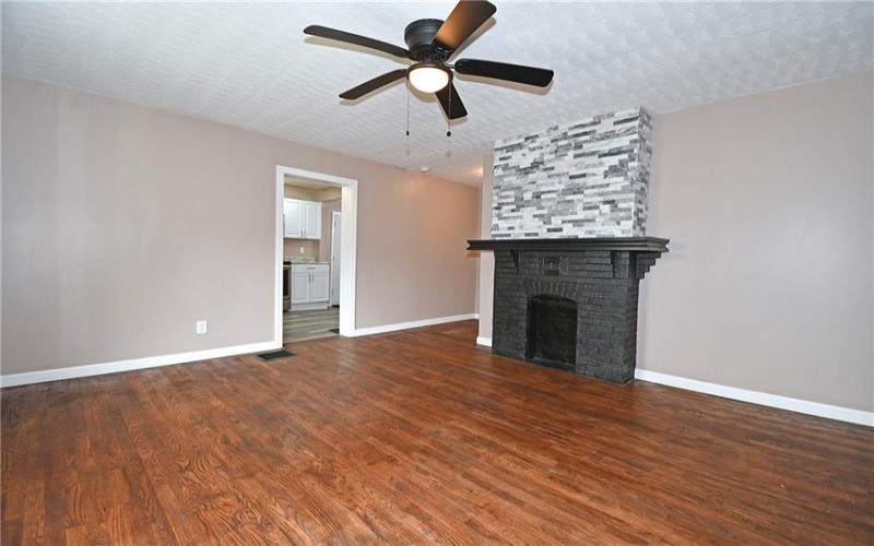 12 Belmont Ave, Finleyville, 15332, 3 Bedroom Bedrooms, 11 Room Rooms,3 BathroomBathrooms,Residential,For Sale,Belmont Ave,1776991
