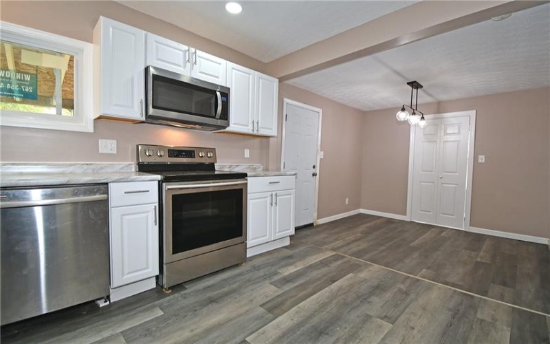 12 Belmont Ave, Finleyville, 15332, 3 Bedroom Bedrooms, 11 Room Rooms,3 BathroomBathrooms,Residential,For Sale,Belmont Ave,1776991