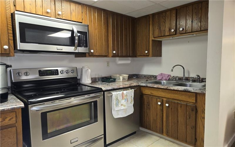 820 E Beau, Washington, 15301, 2 Bedroom Bedrooms, 5 Room Rooms,2 BathroomBathrooms,Residential,For Sale,E Beau,1776233