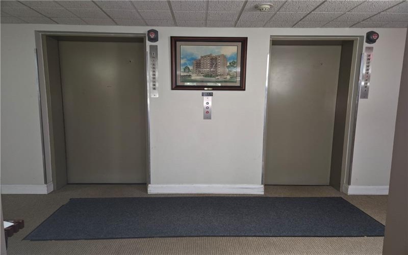 820 E Beau, Washington, 15301, 2 Bedroom Bedrooms, 5 Room Rooms,2 BathroomBathrooms,Residential,For Sale,E Beau,1776233