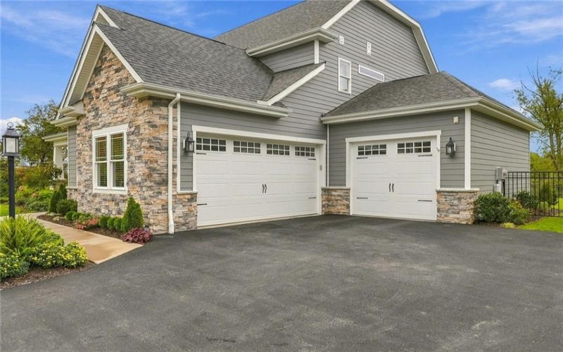528 Harvest View Dr, Venetia, 15367, 5 Bedroom Bedrooms, 14 Room Rooms,3.1 BathroomBathrooms,Residential,For Sale,Harvest View Dr,1776739