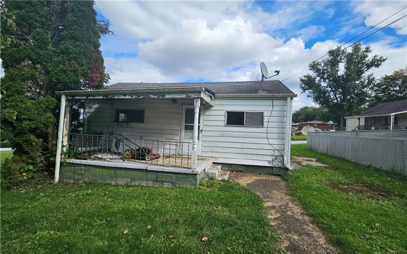 114 & 114-1/2 Wylie Ave, Strabane, 15363, 4 Bedroom Bedrooms, ,2 BathroomBathrooms,Residential,For Sale,114-1/2 Wylie Ave,1776825