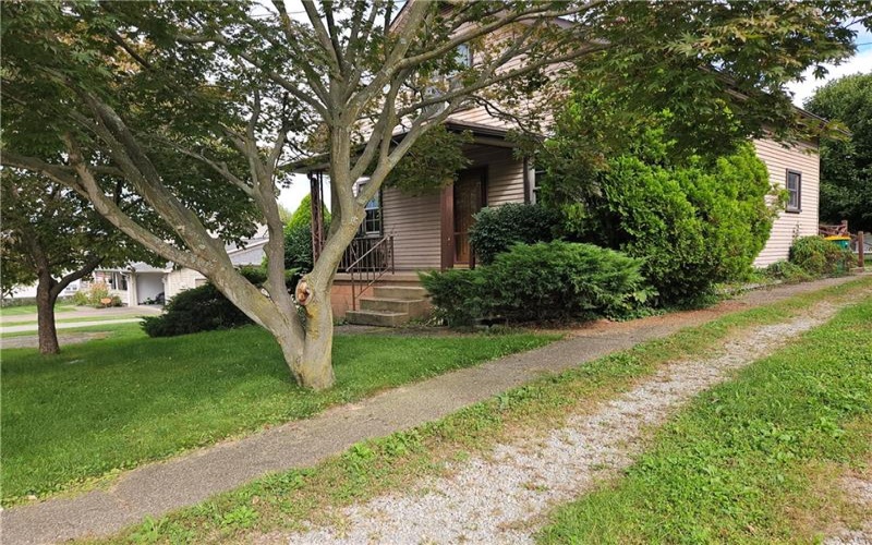114 & 114-1/2 Wylie Ave, Strabane, 15363, 4 Bedroom Bedrooms, ,2 BathroomBathrooms,Residential,For Sale,114-1/2 Wylie Ave,1776825