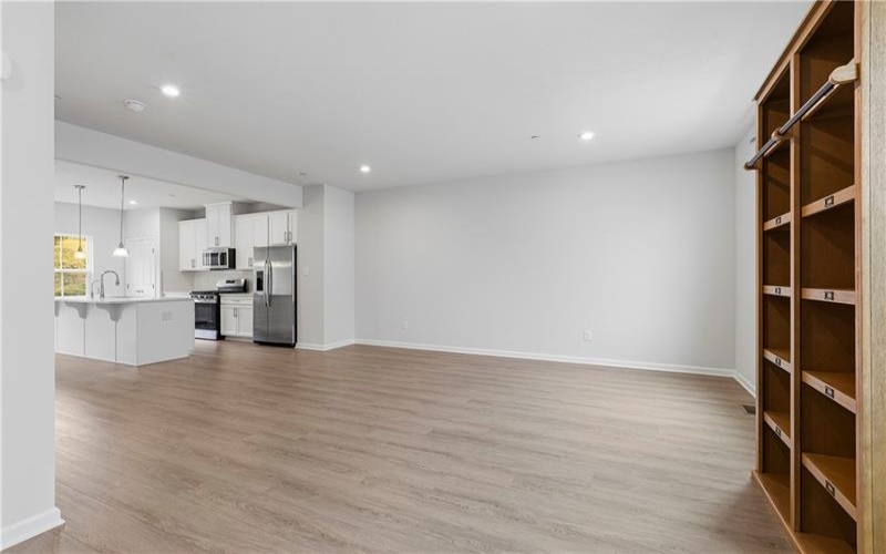 207 Yellowwood Ct, Washington, 15301, 3 Bedroom Bedrooms, 5 Room Rooms,2.1 BathroomBathrooms,Residential,For Sale,Yellowwood Ct,1776832