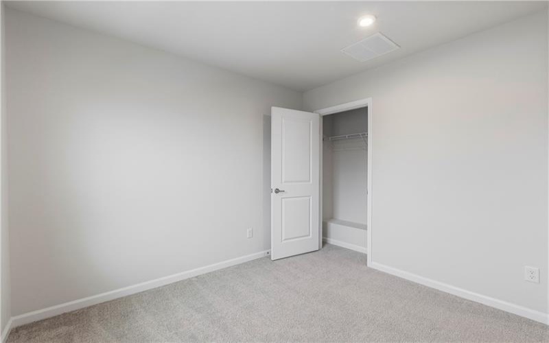 207 Yellowwood Ct, Washington, 15301, 3 Bedroom Bedrooms, 5 Room Rooms,2.1 BathroomBathrooms,Residential,For Sale,Yellowwood Ct,1776832