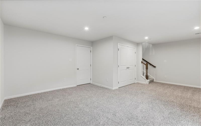 207 Yellowwood Ct, Washington, 15301, 3 Bedroom Bedrooms, 5 Room Rooms,2.1 BathroomBathrooms,Residential,For Sale,Yellowwood Ct,1776832