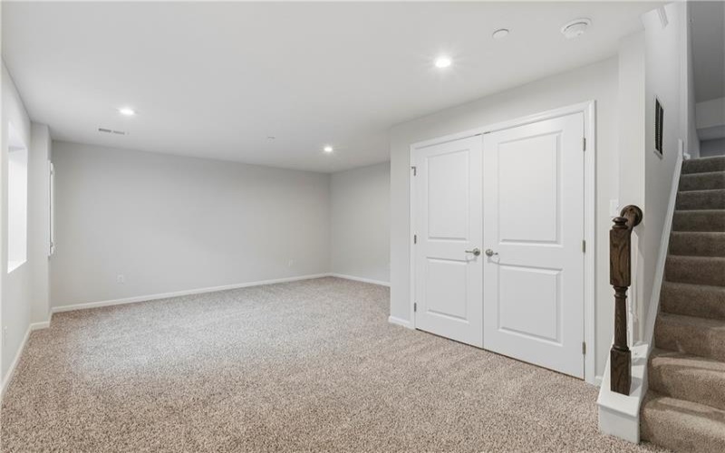 207 Yellowwood Ct, Washington, 15301, 3 Bedroom Bedrooms, 5 Room Rooms,2.1 BathroomBathrooms,Residential,For Sale,Yellowwood Ct,1776832