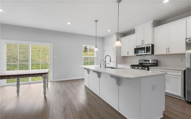207 Yellowwood Ct, Washington, 15301, 3 Bedroom Bedrooms, 5 Room Rooms,2.1 BathroomBathrooms,Residential,For Sale,Yellowwood Ct,1776832