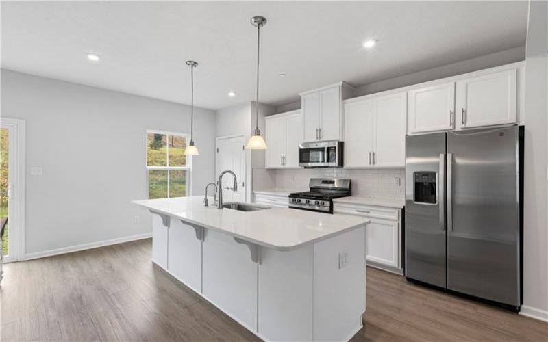 207 Yellowwood Ct, Washington, 15301, 3 Bedroom Bedrooms, 5 Room Rooms,2.1 BathroomBathrooms,Residential,For Sale,Yellowwood Ct,1776832