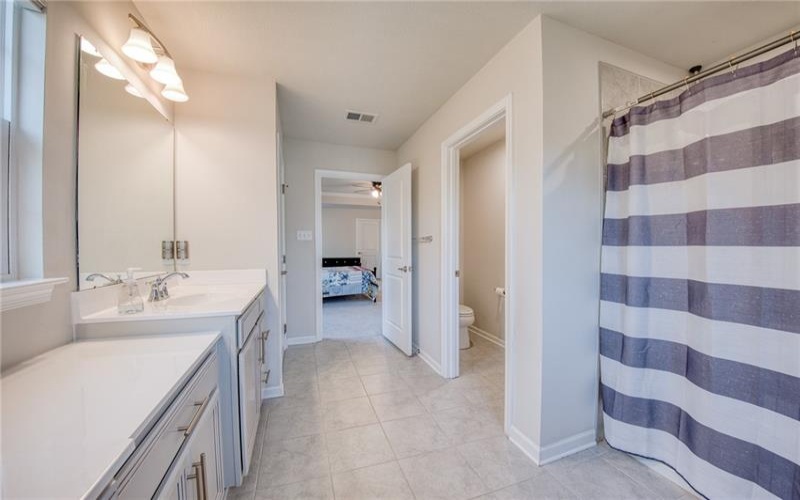 405 Creekside Ct, Eighty Four, 15330, 5 Bedroom Bedrooms, 11 Room Rooms,2.1 BathroomBathrooms,Residential,For Sale,Creekside Ct,1776988